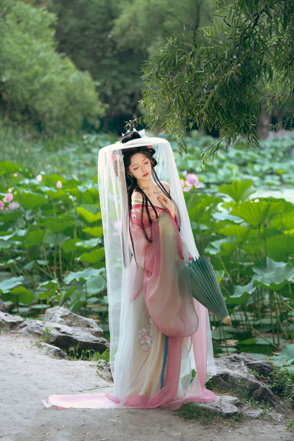 雯妹不讲道理 - 祝您中秋快乐owo [20P-156MB] tg@simisebaisi 【丝足阁】016.webp